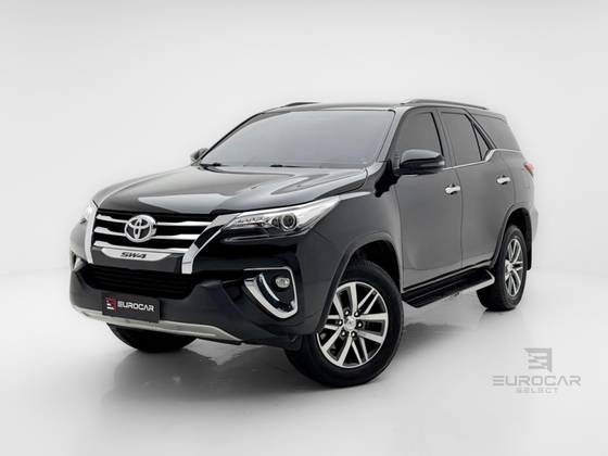 TOYOTA HILUX 2.8 SRX 4X4 CD 16V DIESEL 4P AUTOMÁTICO TOYOTA HILUX 2.8 SRX 4X4 CD 16V DIESEL 4P AUTOMÁTICO